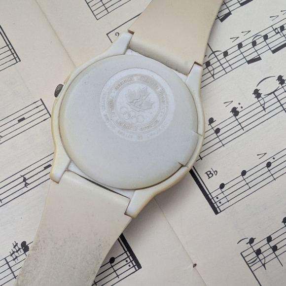 Vintage Olympic Watch with Canadian Maple Leaf Dial - Picture 9 of 10